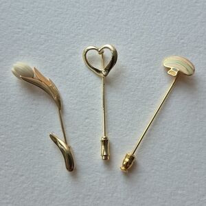 Vintage Gold Tone Brooch Set